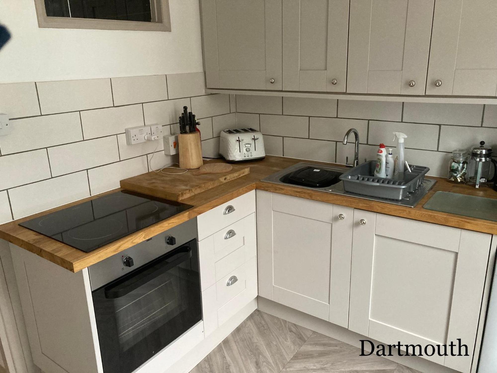 Nancie'S Place - Dartmouth Town Center With Private Parking - A Traditional Georgian Private Duplex Apartment - Beautifully Refurbished - Two Bedrooms, Bathroom, Kitchen And Lounge Diner Exterior foto